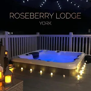roseberry-lodge-with-hot-tub.yorkshirehotels.net/