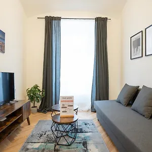 Modern Hotel-styled In The Second District Of Vienna. Viena