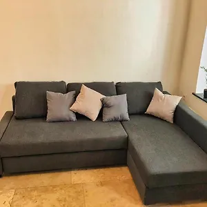 Apartment Charmante Nahe Wiener Stadthalle, Vienna