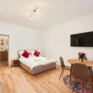 Apartment Malixa - In The Heart Of Next To Metro, Vienna